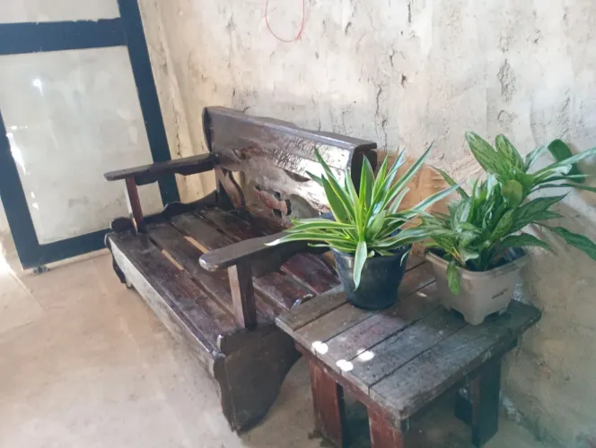 Namoradeira rústica com detalhes artesanais