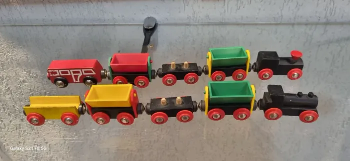 Trem de madeira antigo Brio