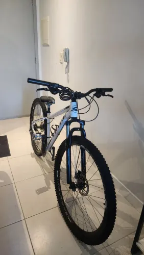 Bicicleta Show Rocker Aro 29 - Freios shimano