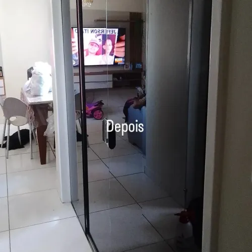Película Residencial trabalho no Domingo