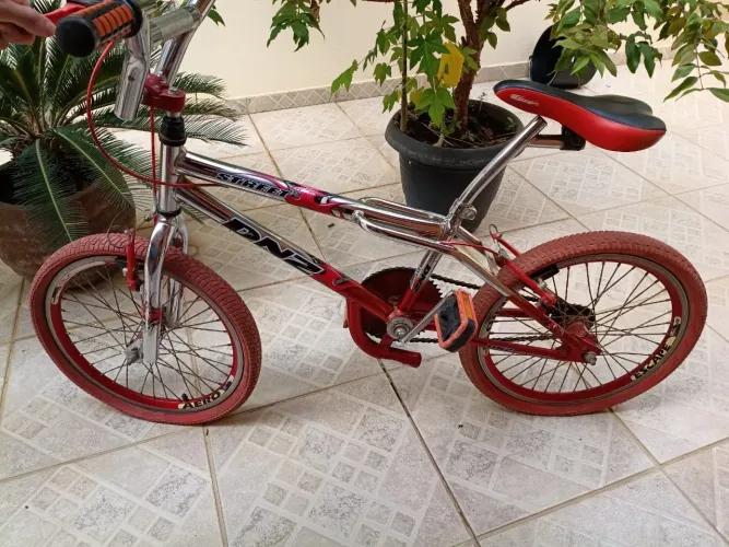 Oportunidade! Bicicleta BMX modelo DNZ Street