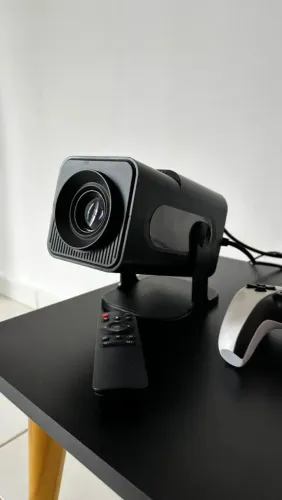 Projetor Ultra HD + Jogos