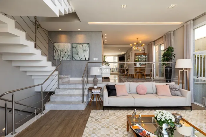 Casa em condominio à venda com 2 suítes no Atuba em Curitiba.
