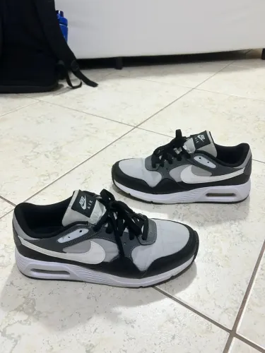 Tênis Nike Air Max Excee - Cinza e Preto