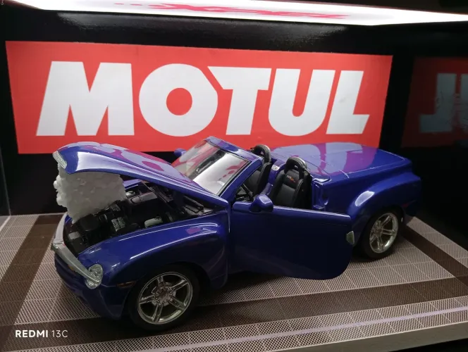 Miniatura Chevrolet SSR 2004 - Maisto - escala 1/18