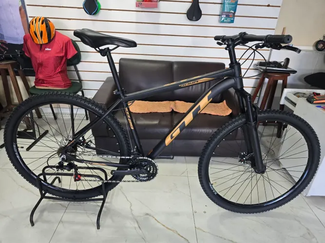 Bicicleta GT Roma Aro 29 - Perfeita para suas aventuras!