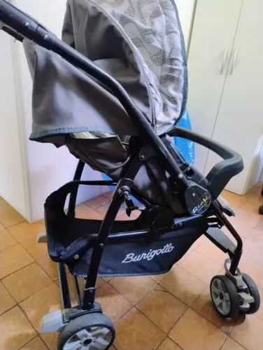 Carrinho de Bebê Burigotto Rio 4 Rodas. Venda Rápida.