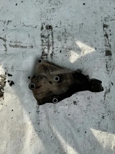 suporte alternador iveco daliy 35s14 original