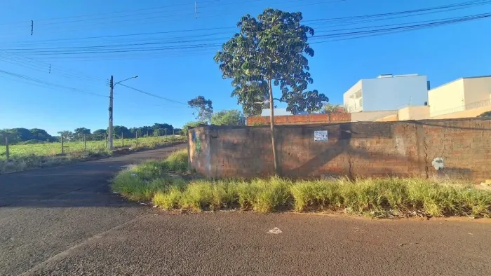 Terreno de esquina  383 metros quadrados em Água Limpa Park -