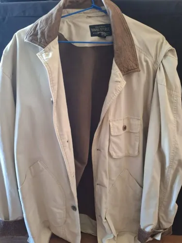 Agasalho Banana Republic Cores Creme e marrom 