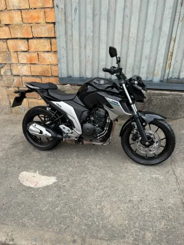 Vendo fz25 250