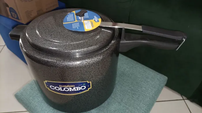 *PANELA DE PRESSÃO 10 LITROS