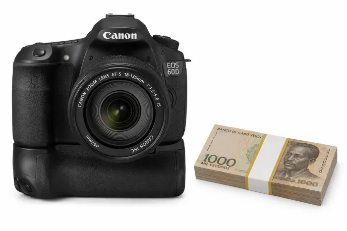 Troco Cânon 60D + Lente 18-135mm + Grip bateria + 1.000 $ em câmera superior com lente