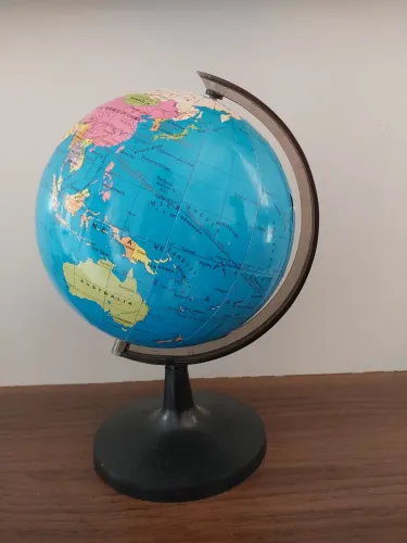 Globo terrestre plástico