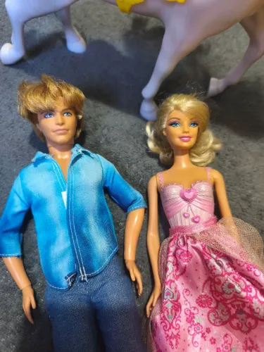 Ken fashionista com várias articulações