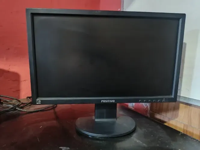 Monitor Positivo 19 LED