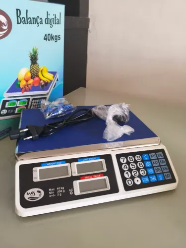 Balança digital 40 kg eletrônica<br>- Bateria recarregável e visor duplo