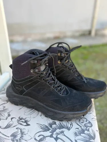 Bota de trilha feminina