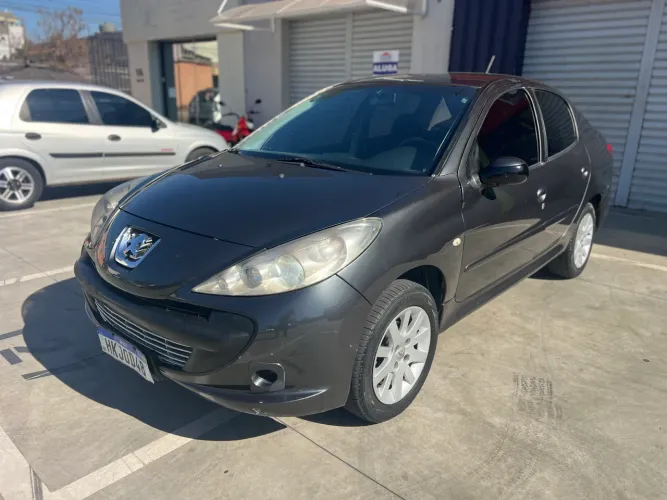 Peugeot 207 Sedan Passion XR 1.4 Flex 8V 4P 2009