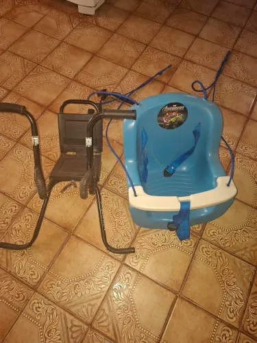 Cadeirinha infantil para bicicletas e balanço infantil para a diversão de seu filho.