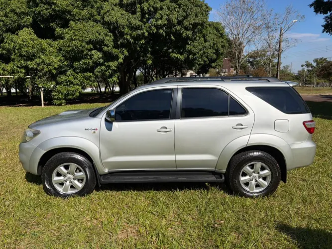 Toyota Hilux SW4 SRV D4-d 4X4 3.0 TDI Dies. AUT 2011