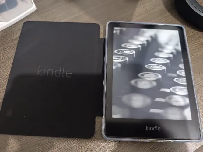 Kindle Paperwhite 11 (16 GB) + Capa (Sem marcas de uso) - Envio