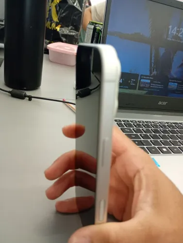 iPhone 16 / bateria 100%