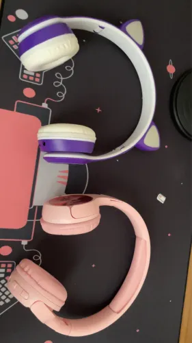 Fones Bluetooth sem fio rosa e roxo 