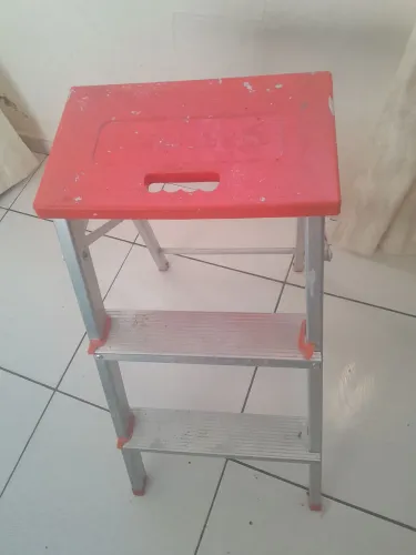 Escada de aluminio 3 degraus