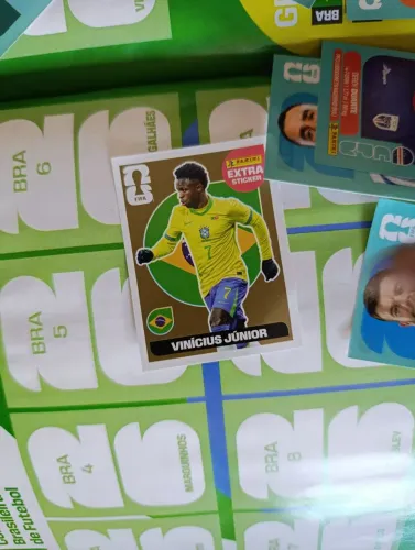 figurinha do Vini Jr ouro 100