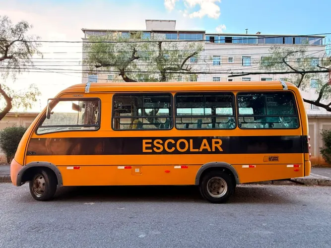 Vende se micro ônibus