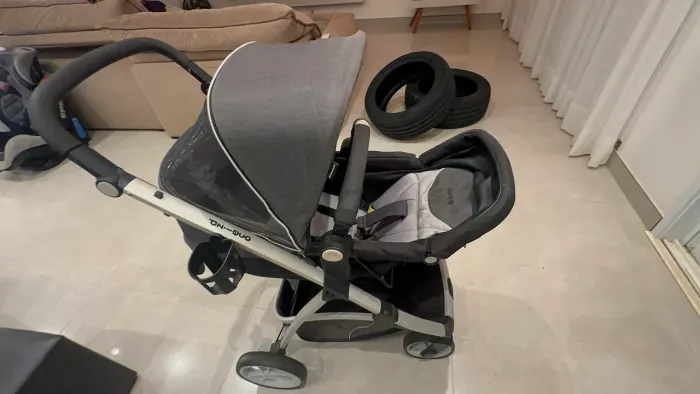 Carrinho bebê DZIECO muito novo. Várias funções.