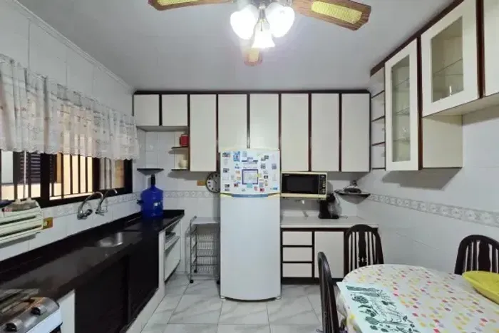 VENDA-SE CASA EM SÃO BERNARDO DO CAMPO