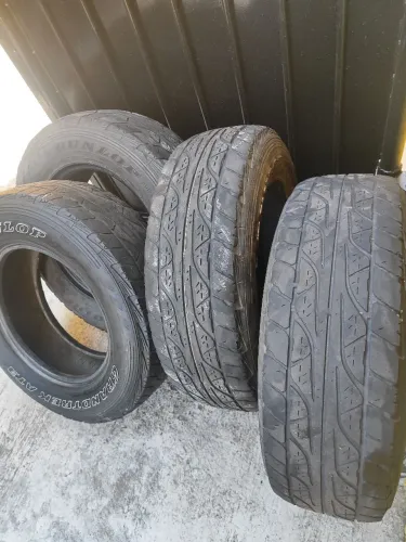 Pneu  Dunlop 225/70. Aro 16