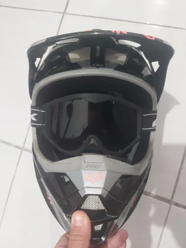 Capacete esportivo V1