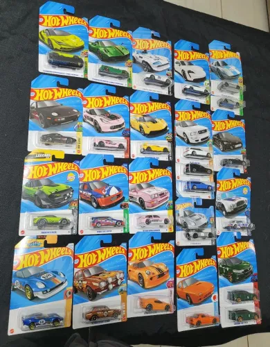 Lote 24 Hot Wheels Mainline Lacrados - Novos na Cartela!!!