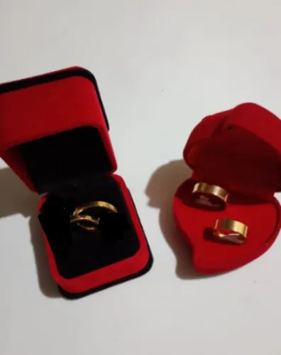 Par de Aliança de Compromisso com a caixa de brinde