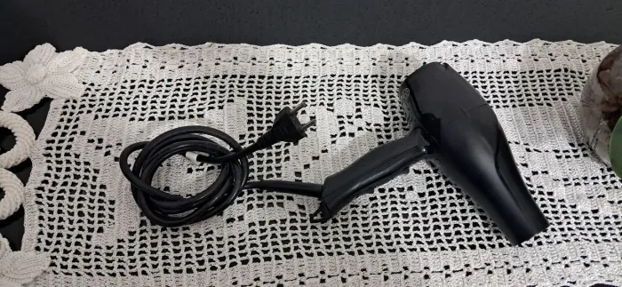 Secador de cabelo TAIFF 1700w.