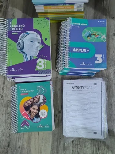 KIT COMPLETO PRÉ-VESTIBULAR (AMPLIA - 3º ANO + SIMULADOS)