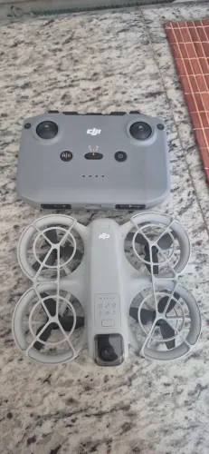 DRONE DJI NEO + CONTROLE