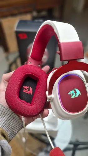 Headset Gamer Redragon Zeus X RGB - Branco/Vermelho (Com Caixa)
