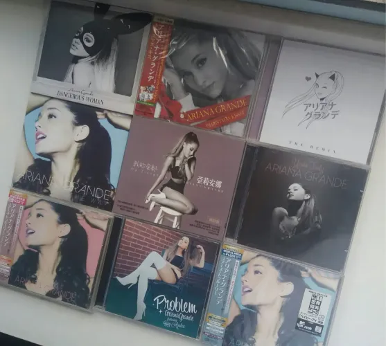 CD + DVD Ariana Grande
