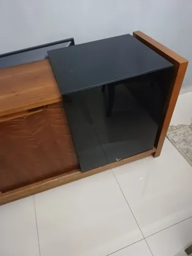 Vendo aparador madeira maciça