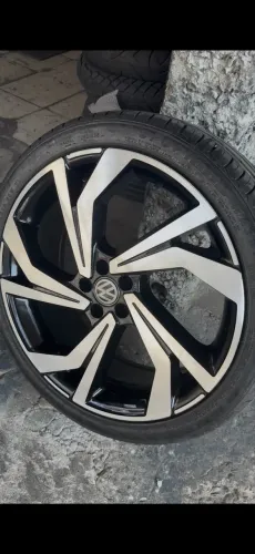 Rodas aro 20 5 furo com pneus zerados
