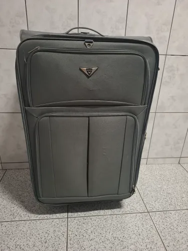 Mala 32kg / cor cinza/ bom estado