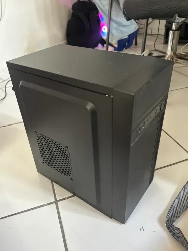 So o gabinete ryzen 3, 8 gb de ram, troco em placa de video. Precisa ser fomatado
