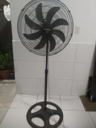 Vendo ventilador Britânia Turbo, modelo BVC680CM, com potência de 200W