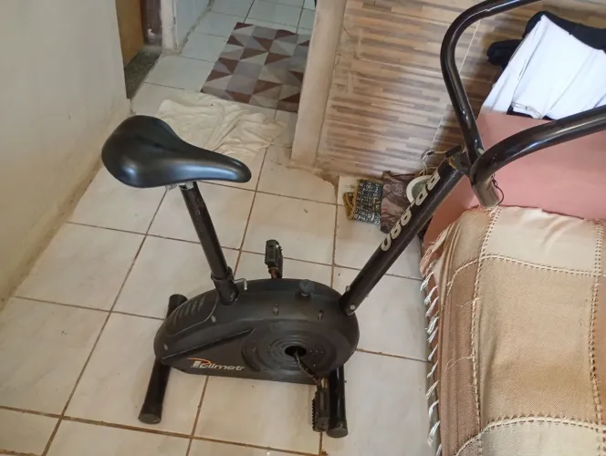 Bicicleta ergométrica BP-880 conservada