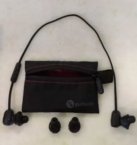 Fone Bluetooth esportivo Yurbuds com estojo e adaptadores - bateria fraca