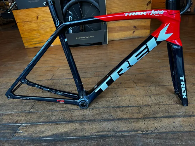 QUADRO TREK EMONDA 56 INCLUSO SELIM